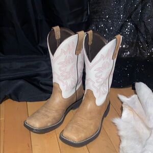 Creamy Pink Deliliah Cowgirl Boots